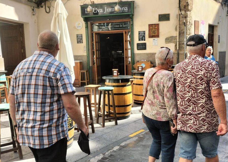 Cartagena: Guided Walking Tour with Tapas and Drinks - Consistorial Palace to Calle Mayor: Modernism on Foot