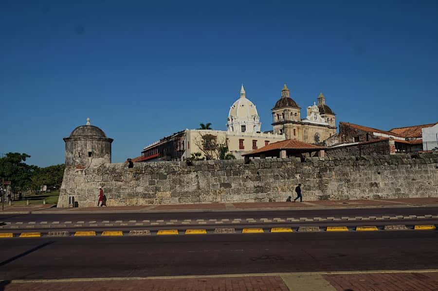 Cartagena: Walled City and Getsemani Shared Walking Tour - Why This Walk Works in Cartagena (Old Walls + New Energy)