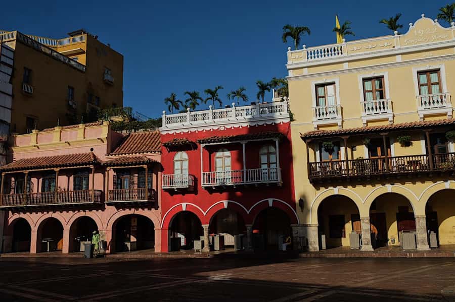 Cartagena: Walled City and Getsemani Shared Walking Tour - What to Bring (So the Walk Doesn’t Squeeze You)