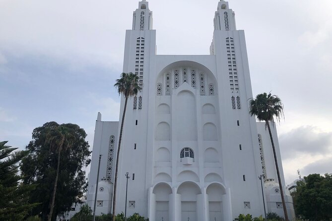 Casablanca and Morocco Shared Walking Tour with Licensed Guide - Casa Port area: a different Casablanca in the same day