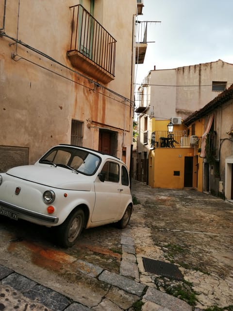 Cefalù: History and Legends Guided Walking Tour - Key points you’ll care about