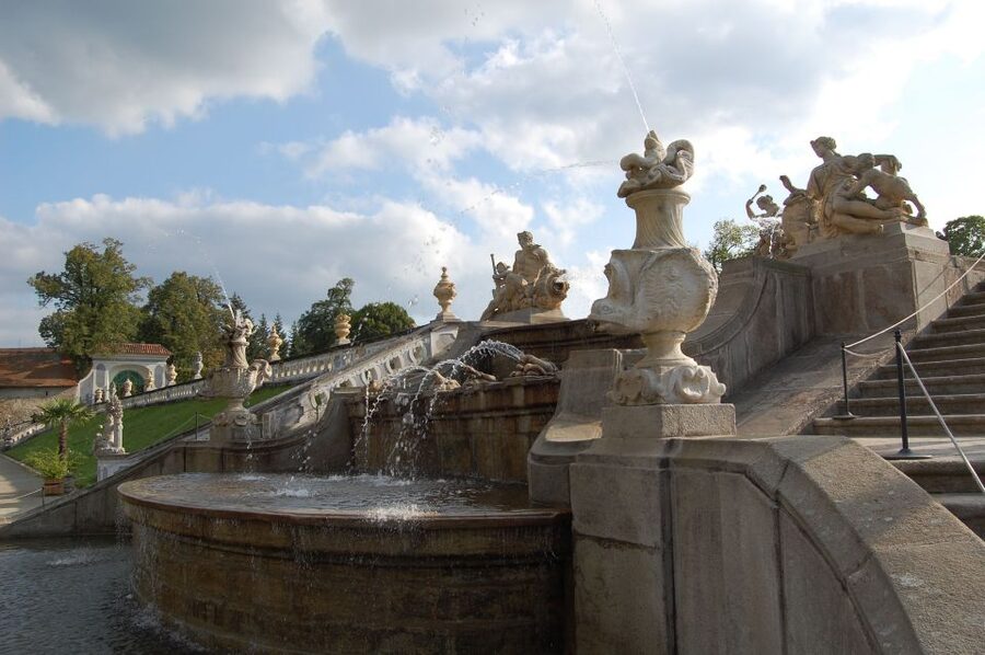 Český Krumlov: 2 Hour Private Walking Tour with Guide - Castle courtyards and Renaissance palaces: scale you can feel