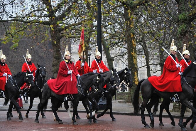 Changing of the Guard Guided Walking Tour in London - Price and value: is $25.52 for 1h45 worth it?