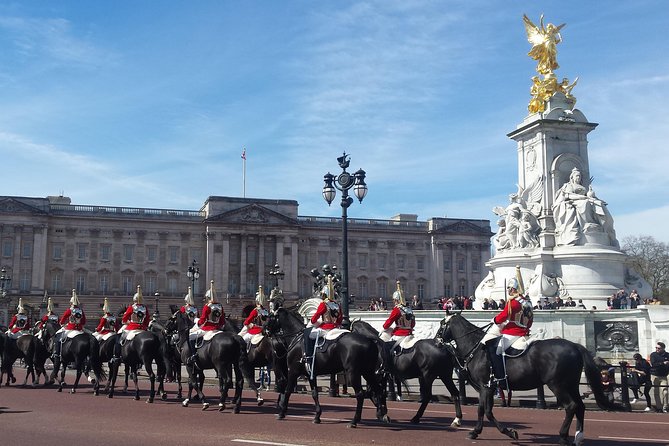 Changing of the Guard Guided Walking Tour in London - Your route across Westminster: Piccadilly start, St. James’s wait, Mall finish