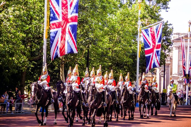 Changing of the Guard Walking Tour - St James’s Palace outside viewing: an old royal site with a twist