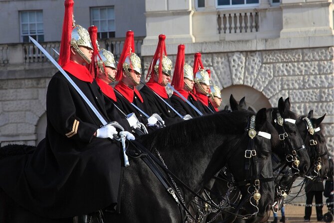 Changing of the Guard Walking Tour in London at Buckingham Palace - How to get the most from the tour without stressing out