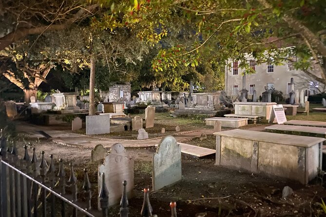 Charleston Ghosts of Liberty Guided Walking Tour - Guides and the Photo Factor: Why Some Tours Feel More Memorable