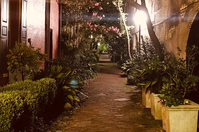 Charleston Haunted Booze and Boos Ghost Walking Tour - The “booze” part: buy-your-own drinks and how to keep it fun