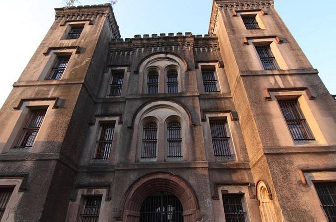 Charleston Haunted Jail Night-Time Walking Tour with Admission to Old City Jail - How scary is it, really? Set expectations for a 45-minute tour
