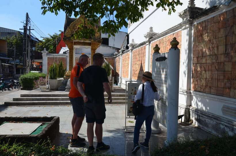 Chiang Mai: Historic Temples and City Guided Walking Tour - Weather reality in Chiang Mai: sun now, rain later