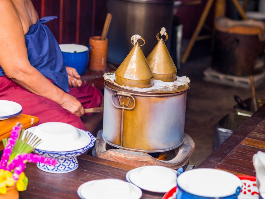 Chiang Mai: Local Food and Markets Guided Walking Tour - Pace, walking, and how to set yourself up for success