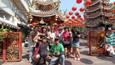 Chiang Mai: Local Food and Markets Guided Walking Tour - Meeting at Khua Khaek (Chansom Memorial Bridge) and why timing matters