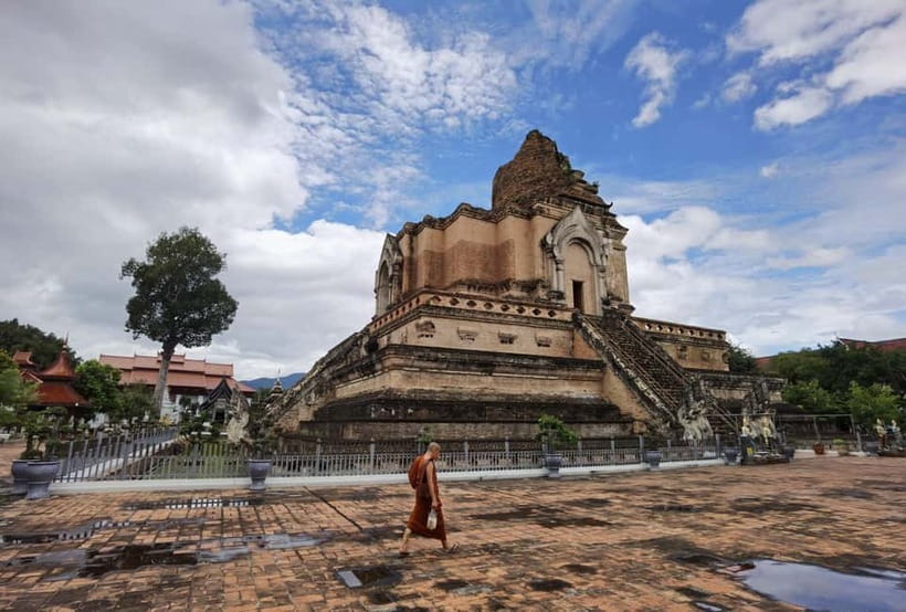 Chiang Mai: Temple And City Walking Tour Part I - Key highlights you’ll notice right away