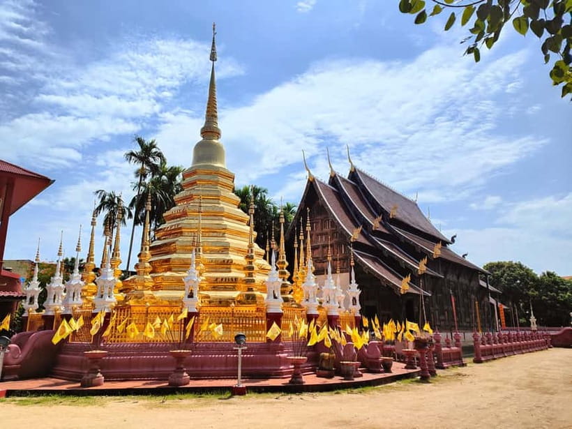 Chiang Mai: Temple And City Walking Tour Part I - Wat Pan Tao: Lanna ordination space and murals that explain Buddha’s life