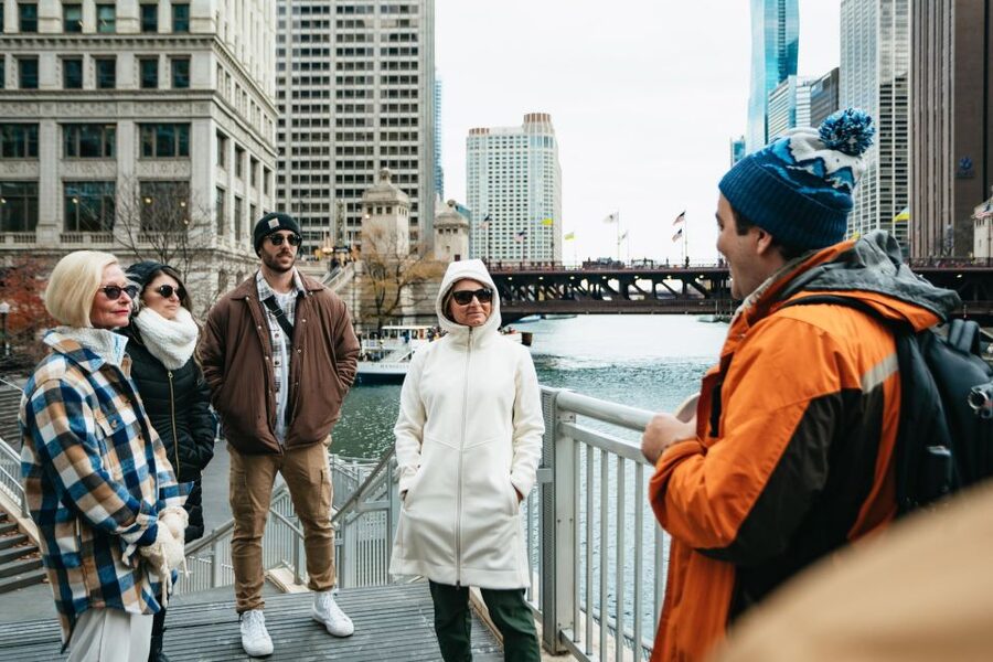 Chicago: Classic Food & Walking Tour with Free Bike or Kayak - Day tour vs. evening tour: what changes and why it matters