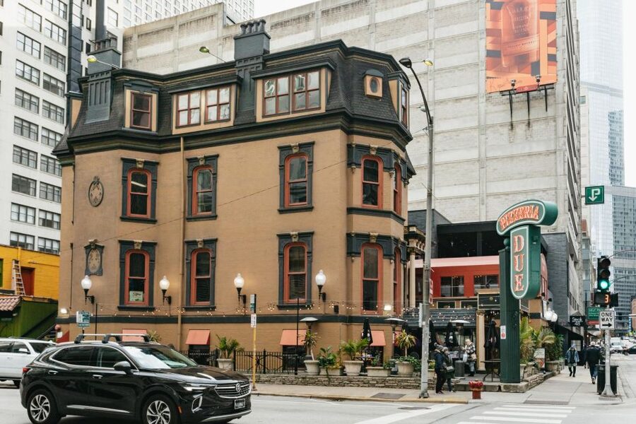 Chicago: Gangsters and Food Tasting Walking Tour - Who This Tour Fits Best (and Who Might Skip It)