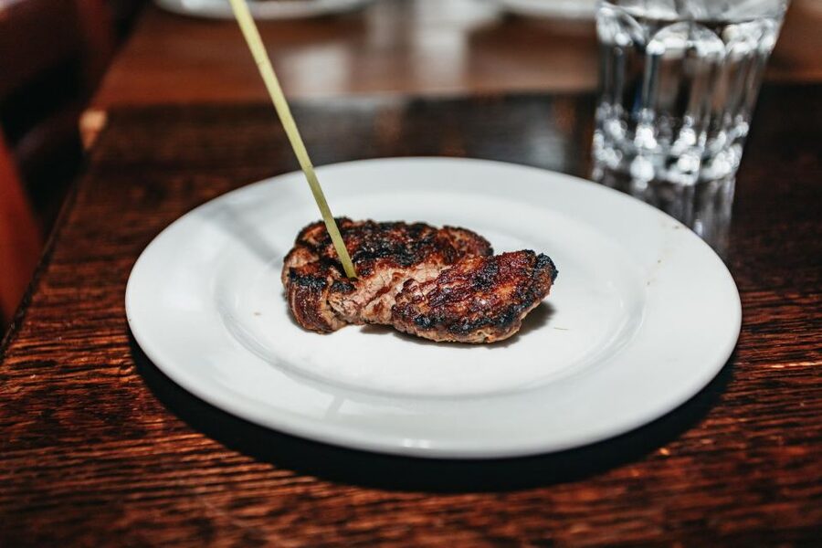 Chicago: Gangsters and Food Tasting Walking Tour - How the Walking Pace Works (and How to Make It Enjoyable)