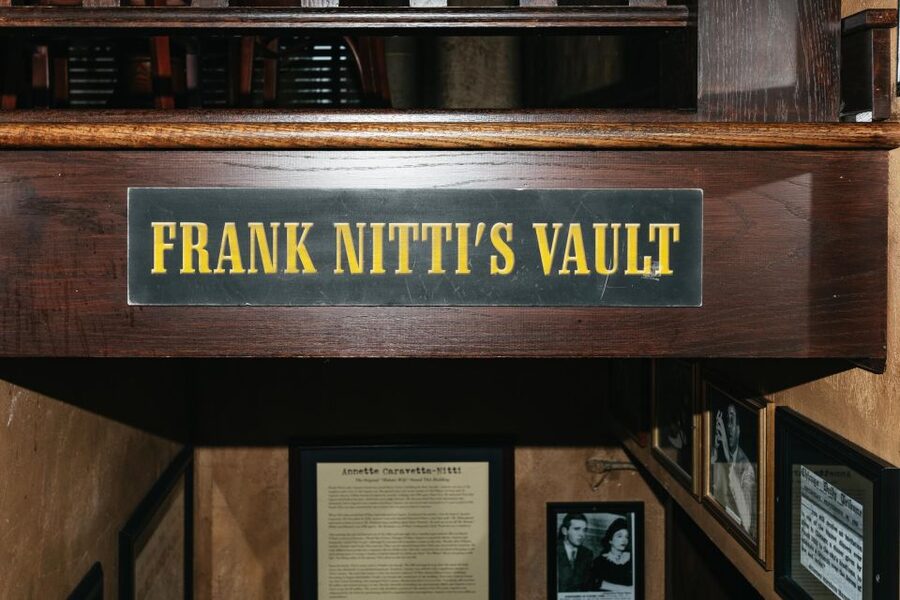 Chicago: Gangsters and Food Tasting Walking Tour - Price and Value: Why $81 Can Make Sense Here