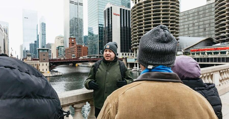 Chicago: Gangsters and Ghosts Guided Walking Tour - Starting at Hoyt’s Tavern: the South Loop route in 2 hours