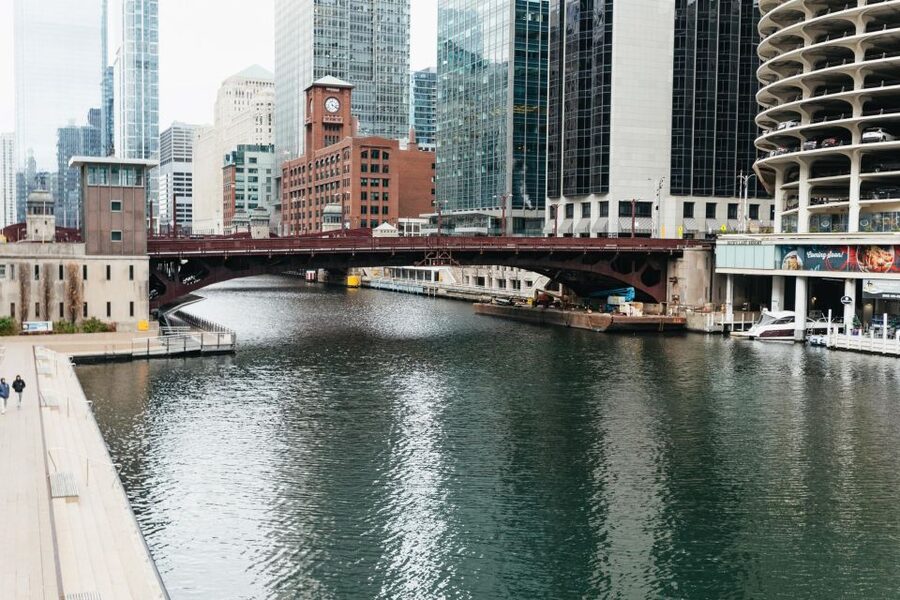 Chicago: Gangsters and Ghosts Guided Walking Tour - What you should bring (and what will slow you down)