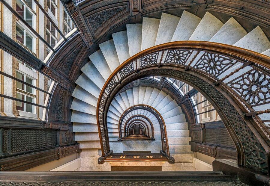 Chicago: Secret Interiors Architecture Walking Tour - Marshall Field and Company Building: the finale you’ll remember longer