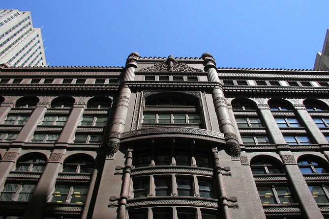 Chicago Walking Tour: Art Deco Skyscrapers Loop - Stop 3: 135 S LaSalle St for a Quick Compare-and-Spot Moment
