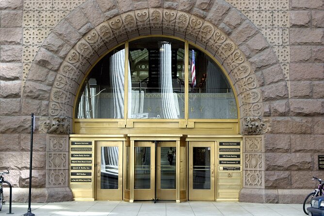 Chicago Walking Tour: Art Deco Skyscrapers Loop - Stop 4: 1 N LaSalle St for a Guide-Led Explanation