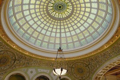 Chicago Walking Tour: Historic Treasures of Chicago - Starting at 111 E Wacker: The Chicago Architecture Center Galleries Setup