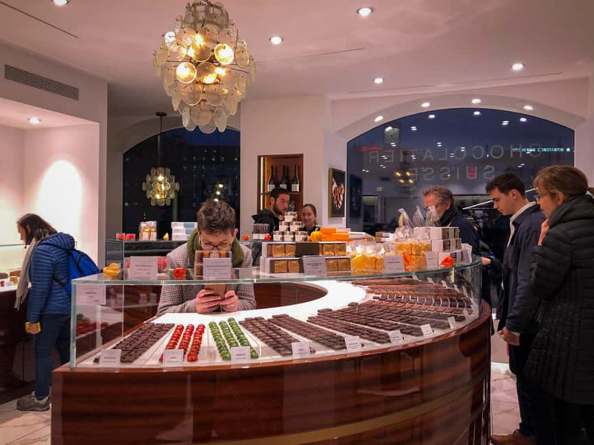 Chocolate Flavors Walking Tour of Geneva - Breaking the chocolate marmite: the Geneva tradition moment