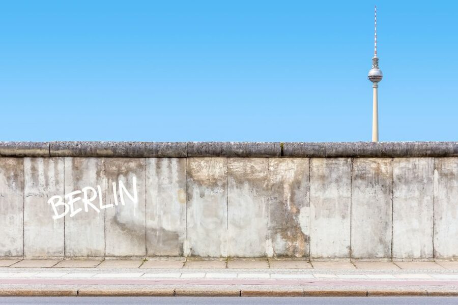 Cold War, Berlin Wall, Spies and the East Side Gallery - How the pacing works (and how to enjoy it more)