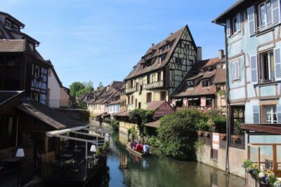 Colmar: Highlights Walking Tour and Wine Tasting - Where the tour starts: Parc du Champ de Mars and fontaine Bruat
