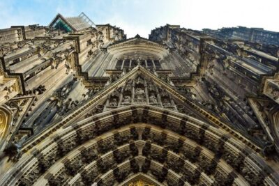 Cologne: Old Town Highlights Walking Tour - Cologne Cathedral: How the Facade Turns Into a Story