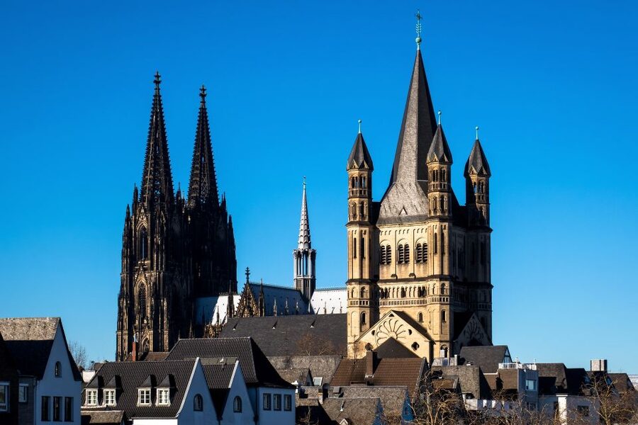 Cologne: Old Town Highlights Walking Tour - Old Streets, Old Markets, and the Historic Town Hall