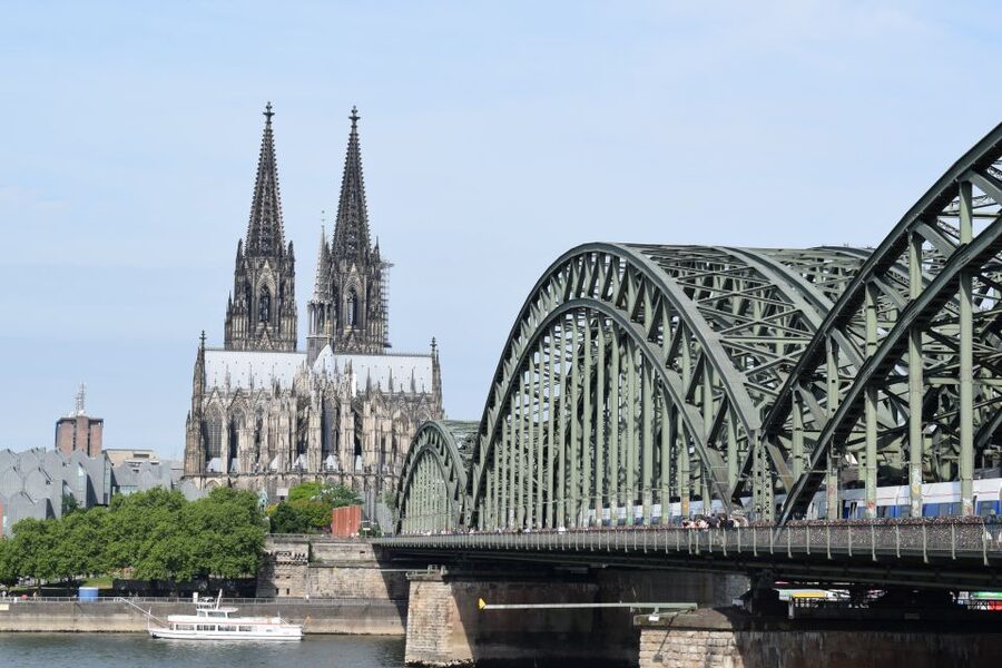 Cologne: The Dark Side of the City Walking Tour - Cologne Cathedral as more than a landmark