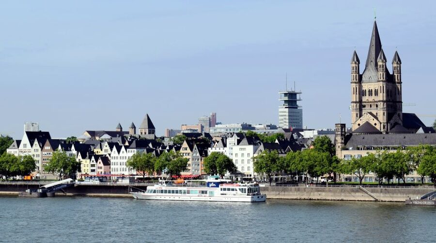 Cologne: The Dark Side of the City Walking Tour - The Chicago on the Rhine moment