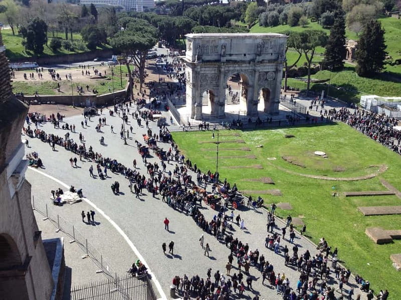 Colosseum, Forum & Palatine Hill Guided Walking tour - Entering the Colosseum: gladiators, engineering, and what you won’t see