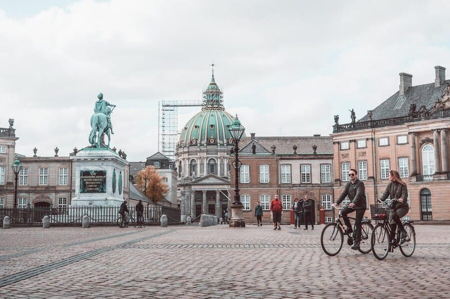 Copenhagen: Guided Walking Tour in French - Small-group French tour: what the 14-person limit really does