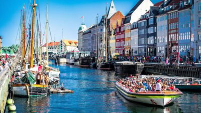 Copenhagen: Private Walking Tour - Where the Walk Starts: Højbro Plads and Bishop Absalon on Horseback