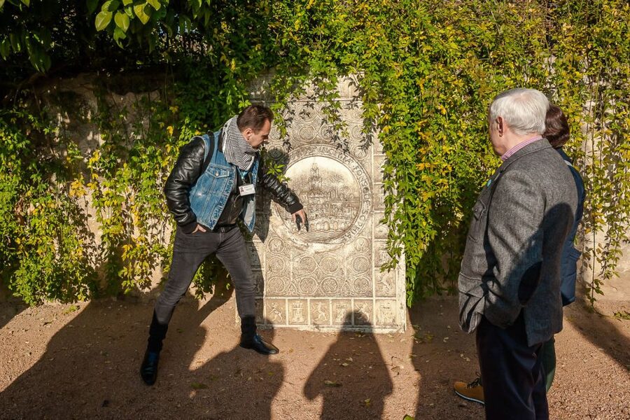 Cordoba: Monuments Walking Tour - Where the guide helps after the monuments
