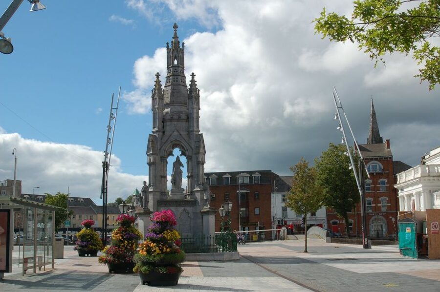 Cork: Guided Historical Walking Tour - Carey’s Lane and the Huguenot Cemetery: A Different Pace