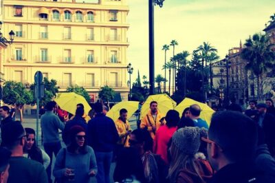 Cultural Walking Tour of Seville Monumental - Getting Oriented: Plaza Nueva and the Group Split