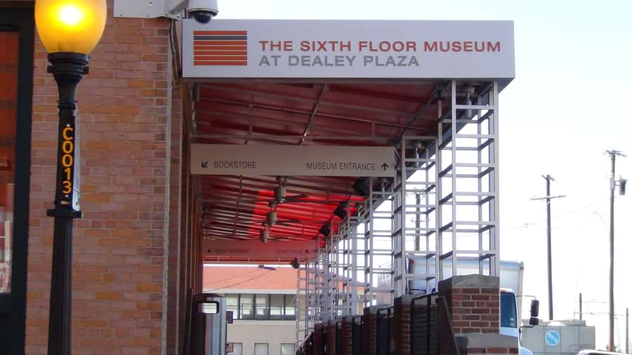 Dallas: JFK Assassination Highlights Walking Tour - Dealey Plaza National Historic Landmark: seeing the event space in real time