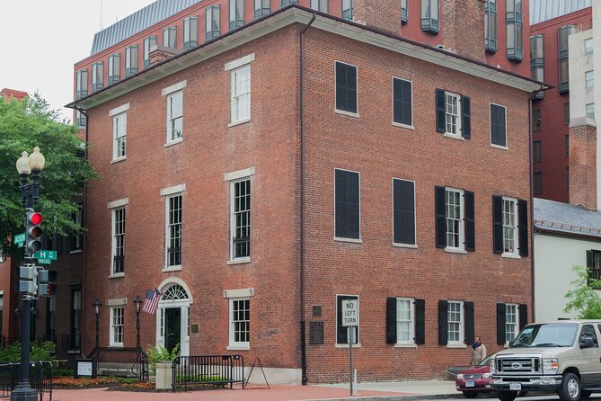 Dark Nights in D.C. - Walking Tour - Stop 3: Lafayette Square When A Park Sits Over Multiple Lives