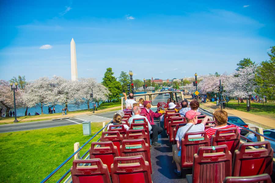 DC: Hop-On Hop-Off with 17 Stops plus Arlington Walking Tour - Key things to know before you go