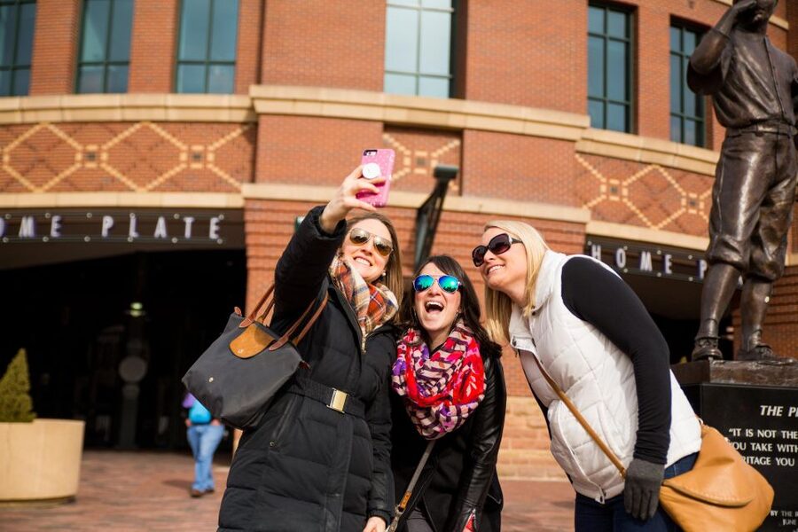 Deep Dive into Denver: Small-Group Walking Tour - 16th Street Mall: walk the I.M. Pei promenade