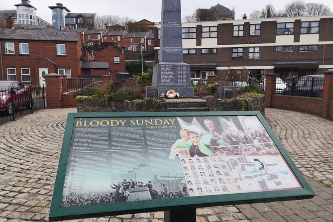 Derry City: The Bloody Sunday Story - Walking Tour - Bloody Sunday feels real in the Bogside streets