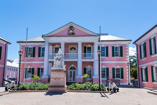 Dilly Dally Walking Tour of Nassau Attractions - Rawson Square: the small stop that adds meaning to the streets