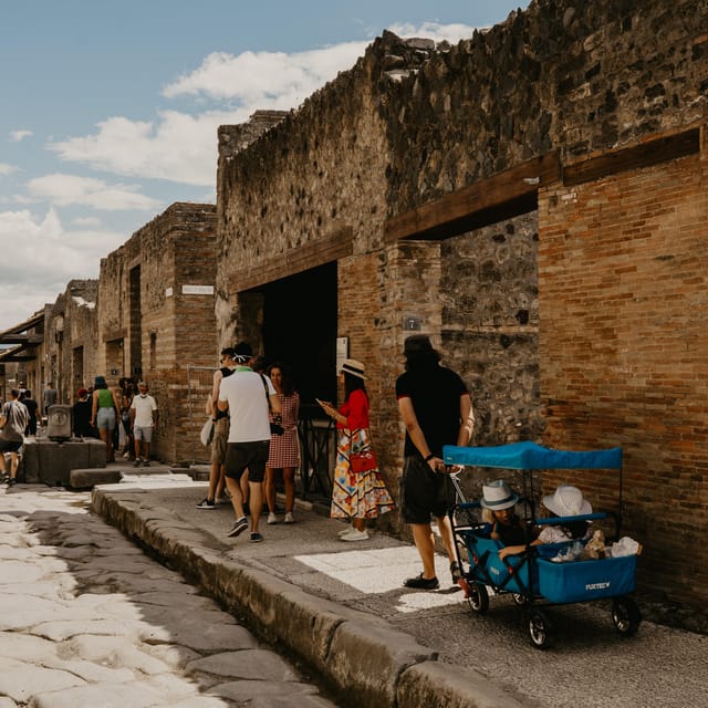 Discover Pompeii: French Walking Tour of the Buried City - Skip-the-line entry and what “Pompei Express” may change