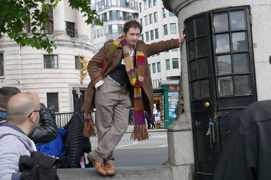 Doctor Who London Walking Tour - The London bus ride: one small rule that prevents big hassle