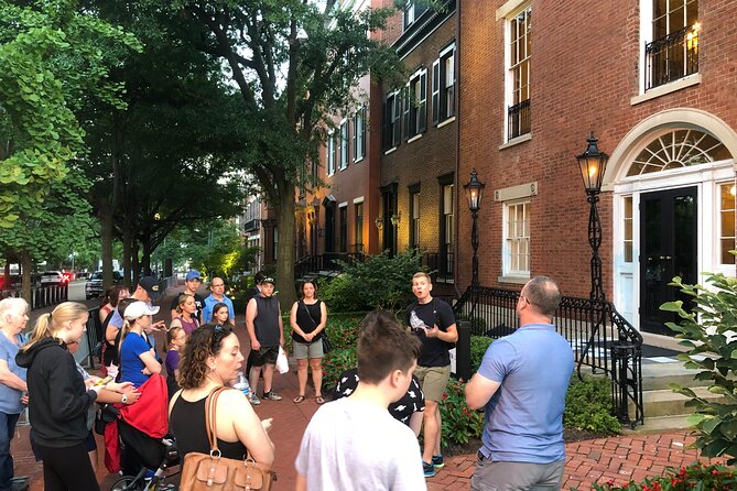 Dreaded Dead Descent of the District: DC Ghost Tour - Quick take: what makes this DC ghost walk work